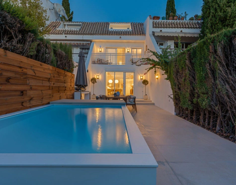 NEWLY BUILT TOWNHOUSE WITH PRIVATE POOL IN MARBELLA
