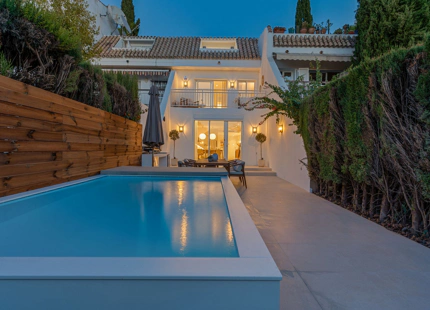 NEWLY BUILT TOWNHOUSE WITH PRIVATE POOL IN MARBELLA