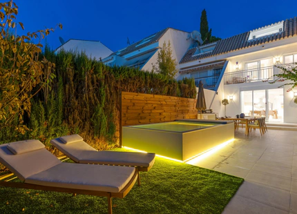 NEWLY BUILT TOWNHOUSE WITH PRIVATE POOL IN MARBELLA