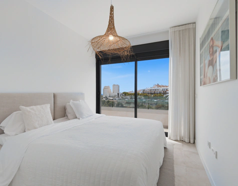 LUXURY THREE-BEDROOM DUPLEX PENTHOUSE WITH SEA VIEWS IN ESTEPONA