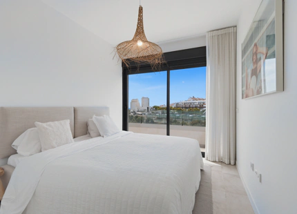 LUXURY THREE-BEDROOM DUPLEX PENTHOUSE WITH SEA VIEWS IN ESTEPONA