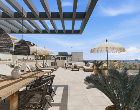 LUXURY THREE-BEDROOM DUPLEX PENTHOUSE WITH SEA VIEWS IN ESTEPONA