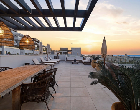 LUXURY THREE-BEDROOM DUPLEX PENTHOUSE WITH SEA VIEWS IN ESTEPONA