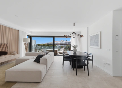 LUXURY THREE-BEDROOM DUPLEX PENTHOUSE WITH SEA VIEWS IN ESTEPONA