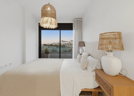 LUXURY THREE-BEDROOM DUPLEX PENTHOUSE WITH SEA VIEWS IN ESTEPONA