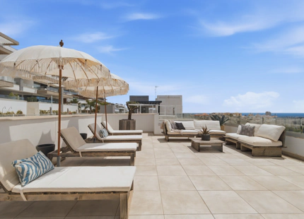 LUXURY THREE-BEDROOM DUPLEX PENTHOUSE WITH SEA VIEWS IN ESTEPONA