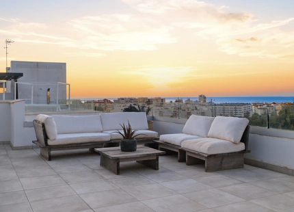 LUXURY THREE-BEDROOM DUPLEX PENTHOUSE WITH SEA VIEWS IN ESTEPONA