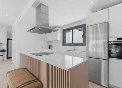 LUXURY THREE-BEDROOM DUPLEX PENTHOUSE WITH SEA VIEWS IN ESTEPONA