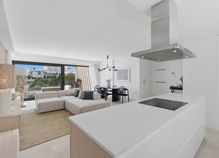 LUXURY THREE-BEDROOM DUPLEX PENTHOUSE WITH SEA VIEWS IN ESTEPONA
