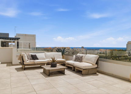 LUXURY THREE-BEDROOM DUPLEX PENTHOUSE WITH SEA VIEWS IN ESTEPONA