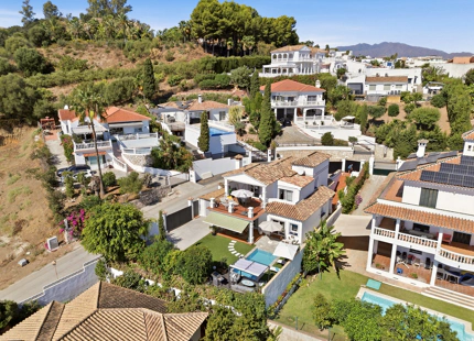 SOUTH-FACING FAMILY VILLA WITH PRIVATE POOL IN MIJAS COSTA