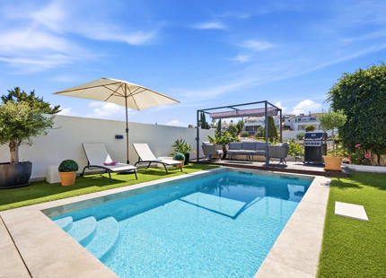 SOUTH-FACING FAMILY VILLA WITH PRIVATE POOL IN MIJAS COSTA