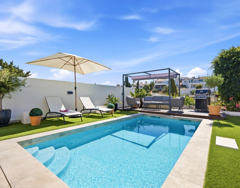 SOUTH-FACING FAMILY VILLA WITH PRIVATE POOL IN MIJAS COSTA