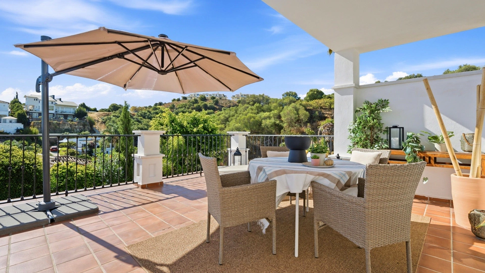 Villa for sale in Cerros del Aguila, Mijas Costa