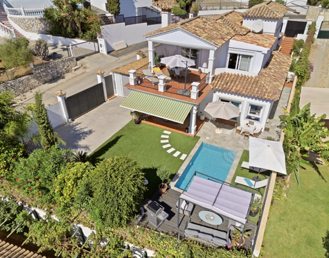 SOUTH-FACING FAMILY VILLA WITH PRIVATE POOL IN MIJAS COSTA
