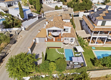 SOUTH-FACING FAMILY VILLA WITH PRIVATE POOL IN MIJAS COSTA