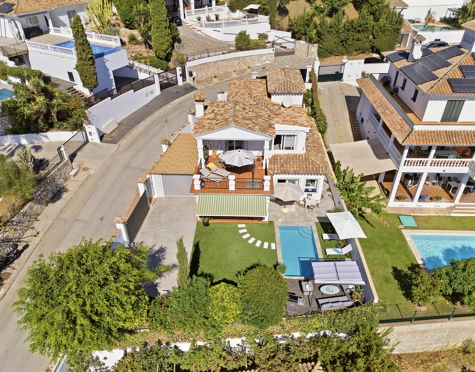 SOUTH-FACING FAMILY VILLA WITH PRIVATE POOL IN MIJAS COSTA