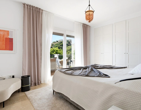 SOUTH-FACING FAMILY VILLA WITH PRIVATE POOL IN MIJAS COSTA
