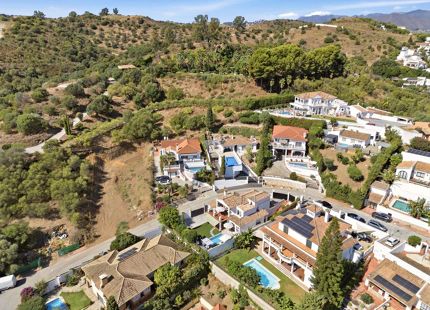 SOUTH-FACING FAMILY VILLA WITH PRIVATE POOL IN MIJAS COSTA