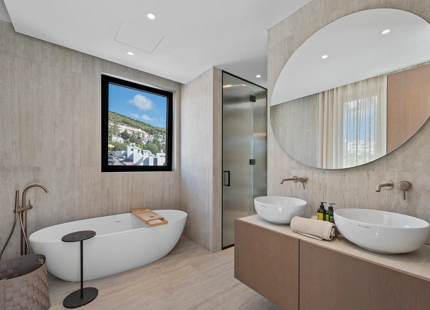 BRAND-NEW LUXURY VILLA WITH PRIVATE GYM AND SAUNA IN BENALMÁDENA