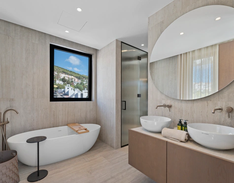 BRAND-NEW LUXURY VILLA WITH PRIVATE GYM AND SAUNA IN BENALMÁDENA