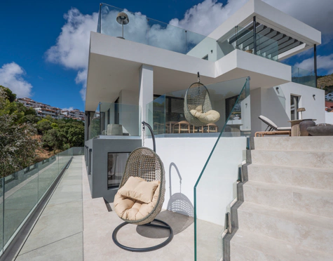 BRAND-NEW LUXURY VILLA WITH PRIVATE GYM AND SAUNA IN BENALMÁDENA