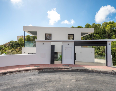 BRAND-NEW LUXURY VILLA WITH PRIVATE GYM AND SAUNA IN BENALMÁDENA