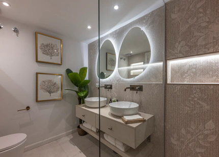 ELEGANT FOUR-BEDROOM TOWNHOUSE IN NUEVA ANDALUCÍA