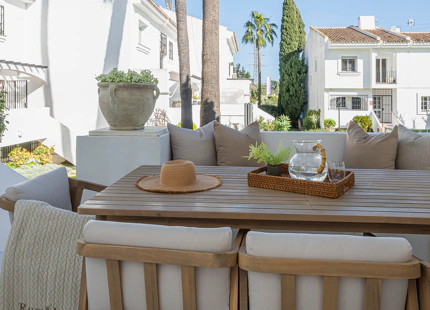ELEGANT FOUR-BEDROOM TOWNHOUSE IN NUEVA ANDALUCÍA