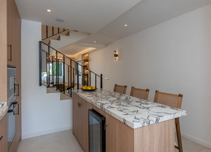 ELEGANT FOUR-BEDROOM TOWNHOUSE IN NUEVA ANDALUCÍA