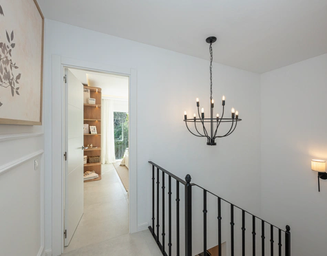 ELEGANT FOUR-BEDROOM TOWNHOUSE IN NUEVA ANDALUCÍA