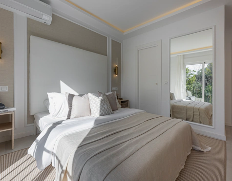 ELEGANT FOUR-BEDROOM TOWNHOUSE IN NUEVA ANDALUCÍA