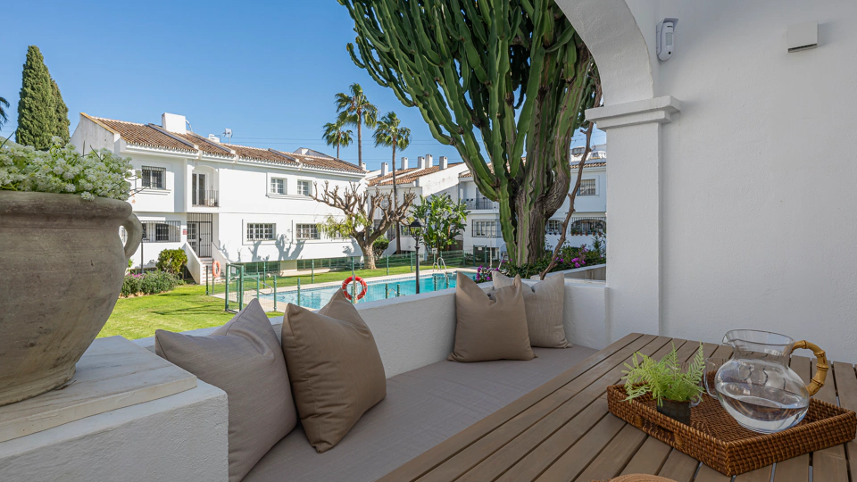 Town House for sale in Aloha, Nueva Andalucia