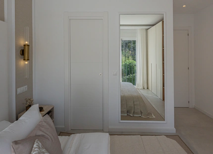 ELEGANT FOUR-BEDROOM TOWNHOUSE IN NUEVA ANDALUCÍA