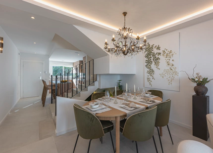 ELEGANT FOUR-BEDROOM TOWNHOUSE IN NUEVA ANDALUCÍA