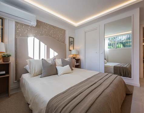 ELEGANT FOUR-BEDROOM TOWNHOUSE IN NUEVA ANDALUCÍA