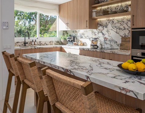 ELEGANT FOUR-BEDROOM TOWNHOUSE IN NUEVA ANDALUCÍA