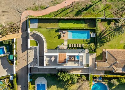 LUXURY FIVE-BEDROOM BEACHFRONT VILLA ON ESTEPONA’S NEW GOLDEN MILE