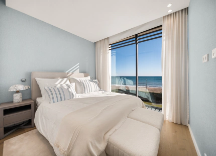 LUXURY FIVE-BEDROOM BEACHFRONT VILLA ON ESTEPONA’S NEW GOLDEN MILE