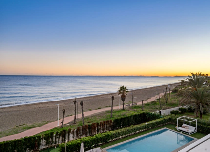 LUXURY FIVE-BEDROOM BEACHFRONT VILLA ON ESTEPONA’S NEW GOLDEN MILE