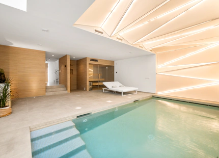 LUXURY FIVE-BEDROOM BEACHFRONT VILLA ON ESTEPONA’S NEW GOLDEN MILE