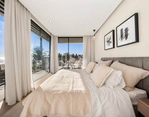 LUXURY FIVE-BEDROOM BEACHFRONT VILLA ON ESTEPONA’S NEW GOLDEN MILE