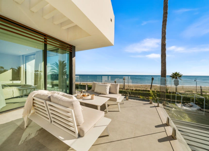 LUXURY FIVE-BEDROOM BEACHFRONT VILLA ON ESTEPONA’S NEW GOLDEN MILE