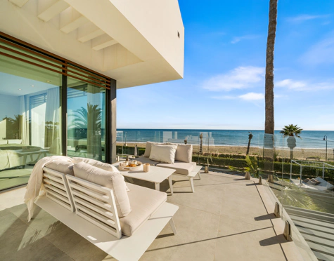 LUXURY FIVE-BEDROOM BEACHFRONT VILLA ON ESTEPONA’S NEW GOLDEN MILE