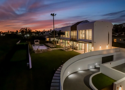 LUXURY FIVE-BEDROOM BEACHFRONT VILLA ON ESTEPONA’S NEW GOLDEN MILE