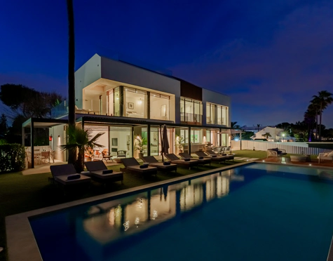 LUXURY FIVE-BEDROOM BEACHFRONT VILLA ON ESTEPONA’S NEW GOLDEN MILE