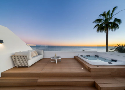 LUXURY FIVE-BEDROOM BEACHFRONT VILLA ON ESTEPONA’S NEW GOLDEN MILE