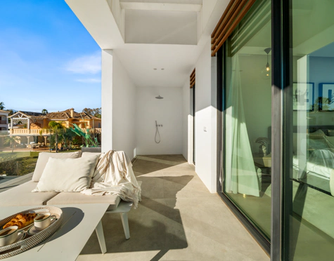 LUXURY FIVE-BEDROOM BEACHFRONT VILLA ON ESTEPONA’S NEW GOLDEN MILE