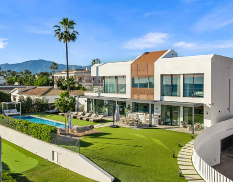 LUXURY FIVE-BEDROOM BEACHFRONT VILLA ON ESTEPONA’S NEW GOLDEN MILE
