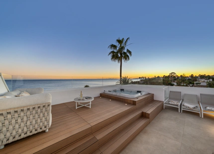 LUXURY FIVE-BEDROOM BEACHFRONT VILLA ON ESTEPONA’S NEW GOLDEN MILE